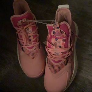 Adidas don issue 1 “Day of the Dead”